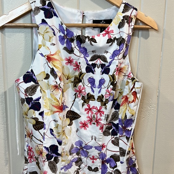 Ronnie Nicole  flowered pleated dress w ruffle - Picture 3 of 9